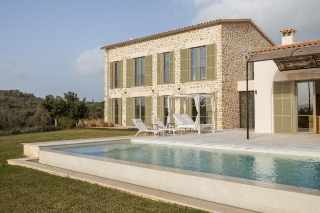 Exterior and Pool (6