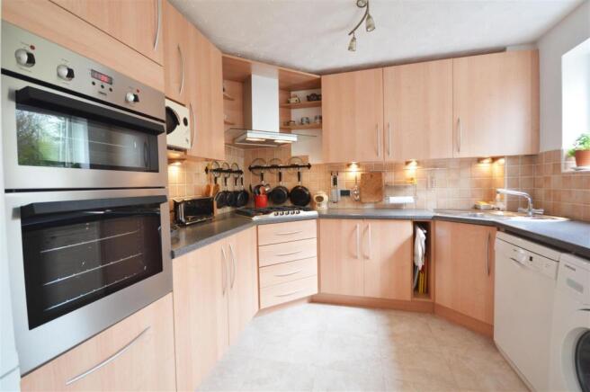 KITCHEN.jpg