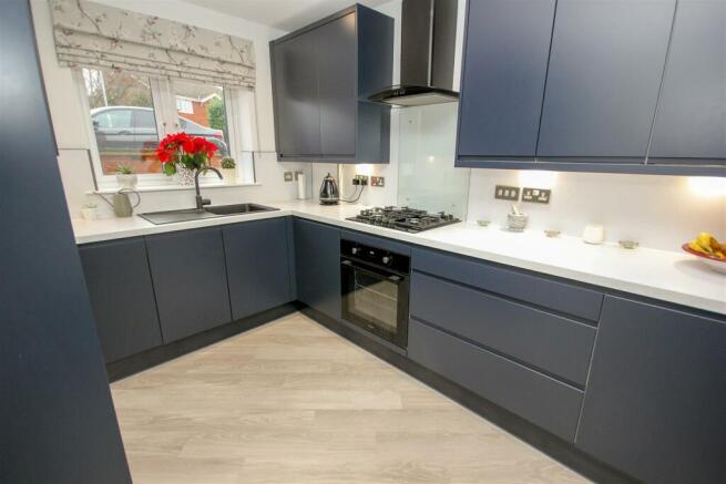 Kitchen 1.jpg