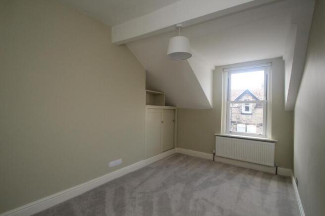 4 bed Terraced to rent Image 6