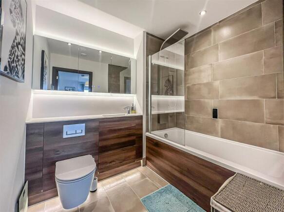 luxury bathroom