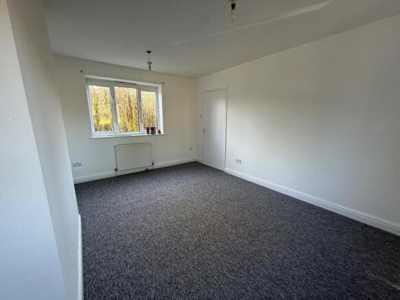 3 bed Semi-Detached to rent Image 6
