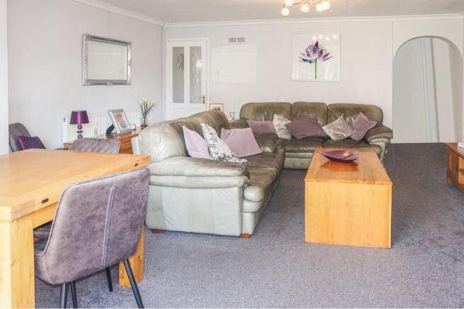 Lounge/Dining Room