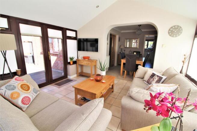 GARDEN ROOM