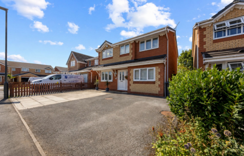 Lapwing Close, Lowton, WA3
