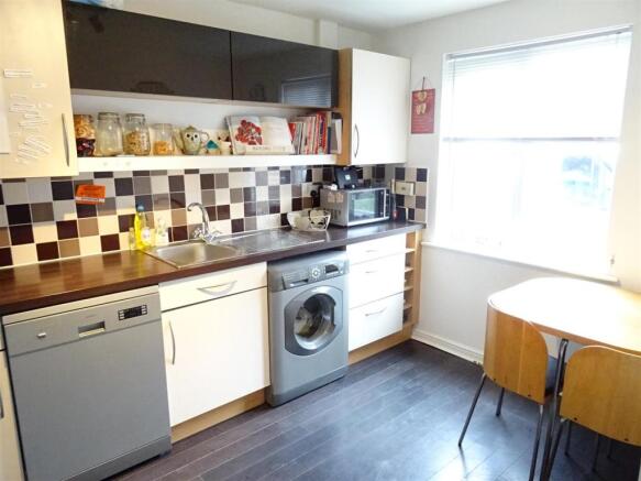 Modern Fitted Kitche