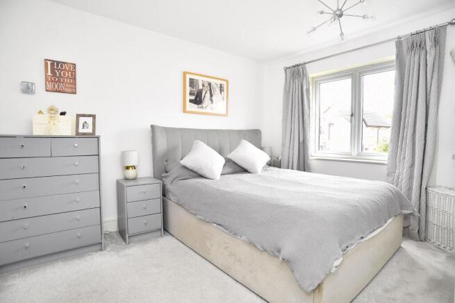 3 bed Semi-Detached for sale Image 9