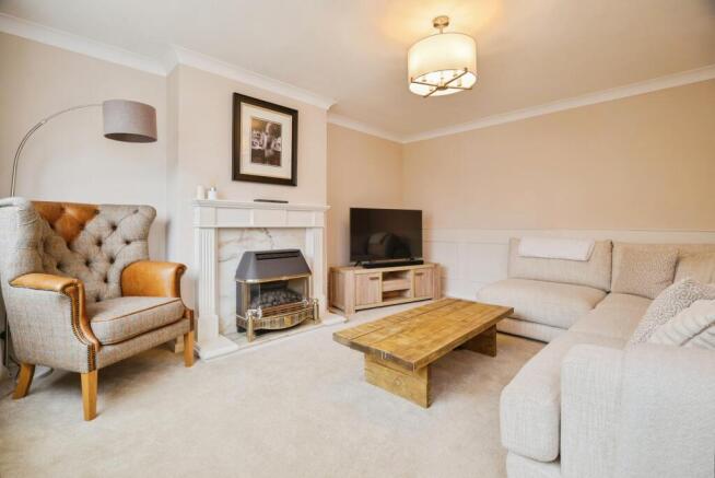 3 bed Semi-Detached for sale Image 6