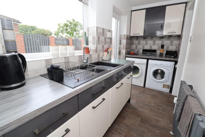 4 bed Detached for sale Image 7