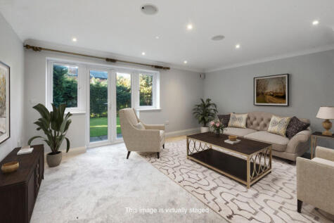 Lawn Close, Datchet, SL3