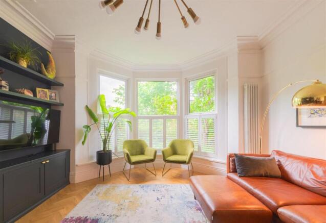 5 bed Semi-Detached for sale Image 6