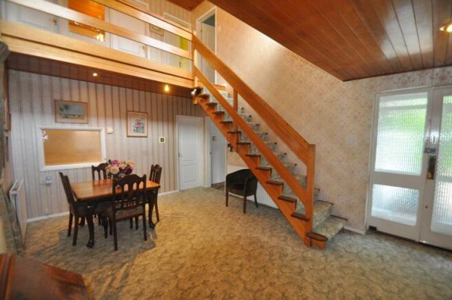Entrance/Dinin...