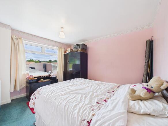 3 bed Terraced for sale Image 11