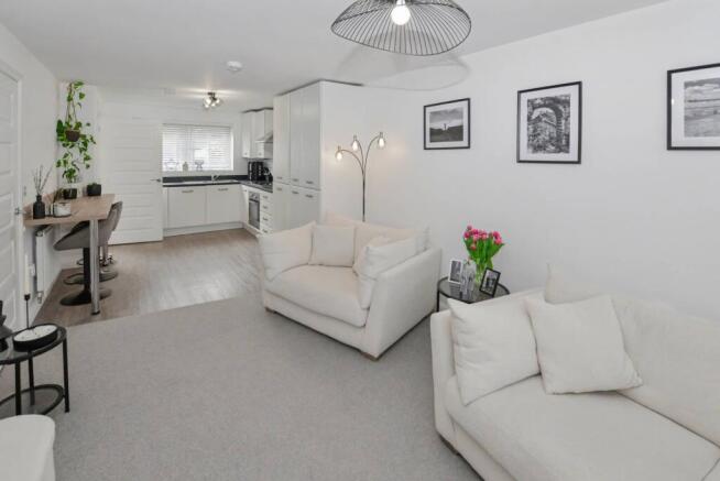 40 Peregrine Way - Image 2