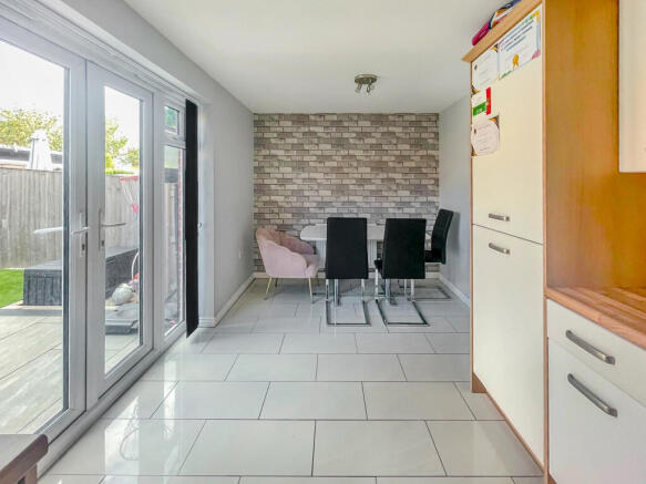 3 bed Semi-Detached for sale Image 7
