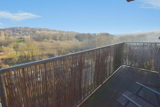 2 bed Flat for sale Image 12