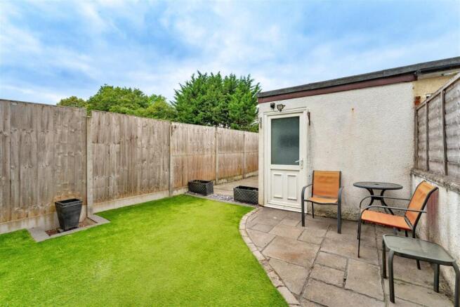 17 Rectory Drive Yatton BS49 4HF 46.jpg
