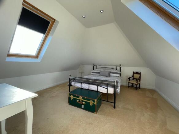 Bed 5 / Occasional 