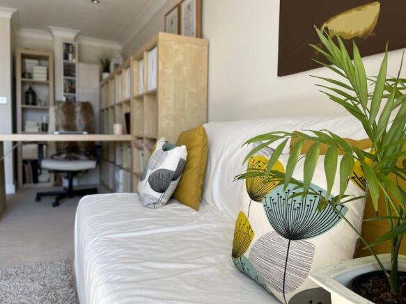 Bedroom 2 (Double)