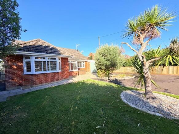 Parley Close, West Parley, Ferndown photo 4