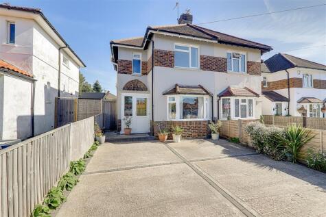 Hadley Avenue, Worthing, BN14
