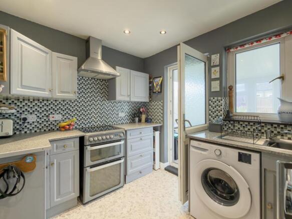 2 bed Terraced for sale Image 7