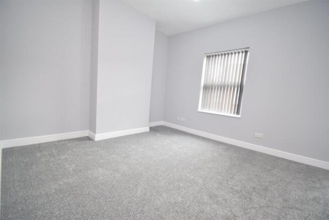 2 bed Terraced to rent Image 8