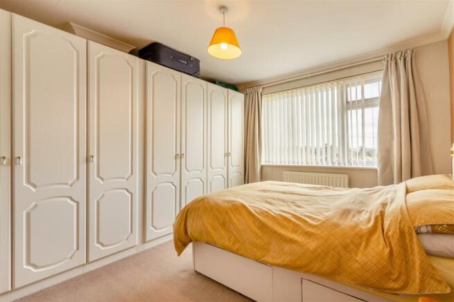 8586382-interior15.jpg