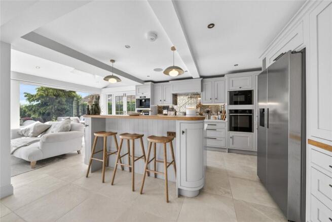 4 bed Detached for sale Image 5