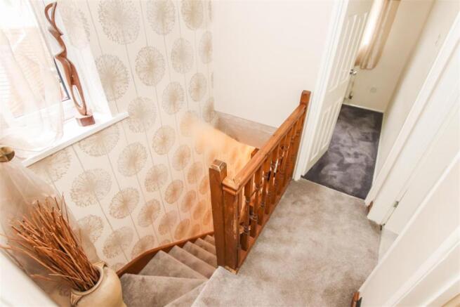 FIRST FLOOR LANDING