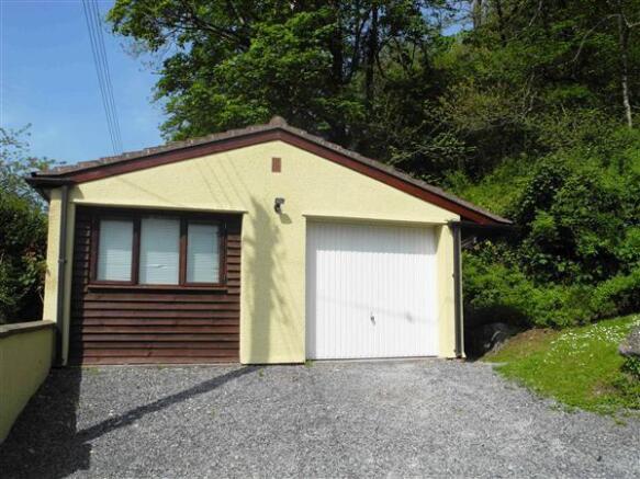 Garage/Workshop