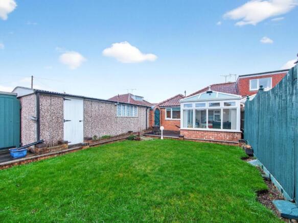 2 bed Semi-Detached Bungalow for sale Image 11
