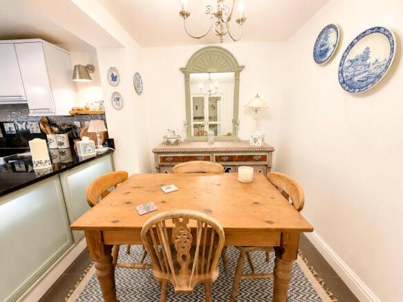 2 bed Terraced for sale Image 8