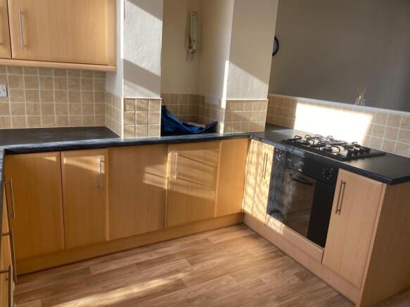 2 bed House to rent Image 4