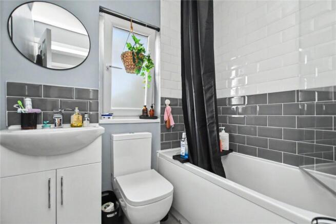 3 bed Semi-Detached for sale Image 9