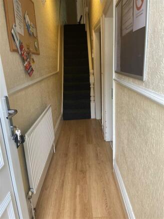 Hallway 1.JPG