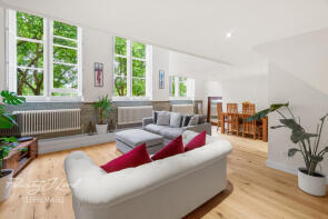 17, Kingsway Place, London EC1R 0LU