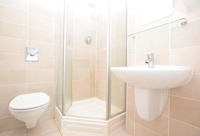 2 bed Apartment to rent Image 8