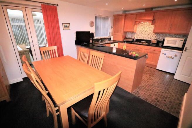 Fitted Kitchen/Dining Room