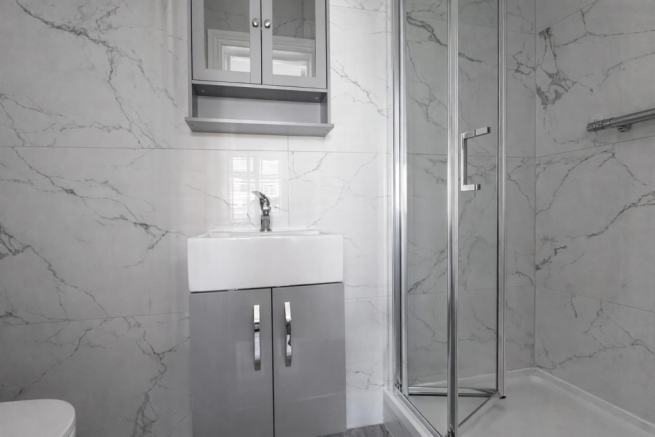En-Suite Bathroom