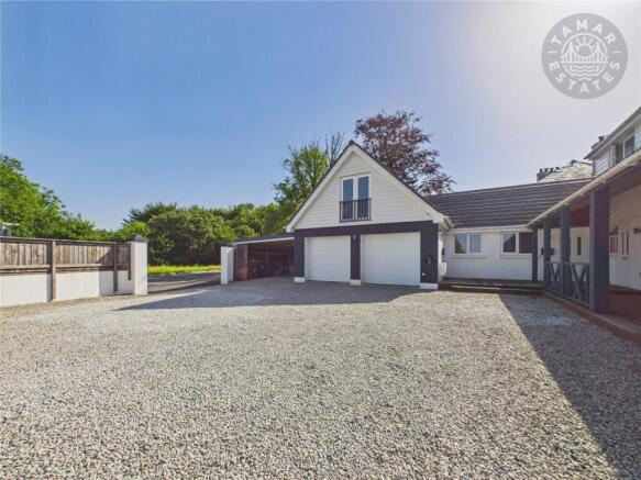Garage/Driveway
