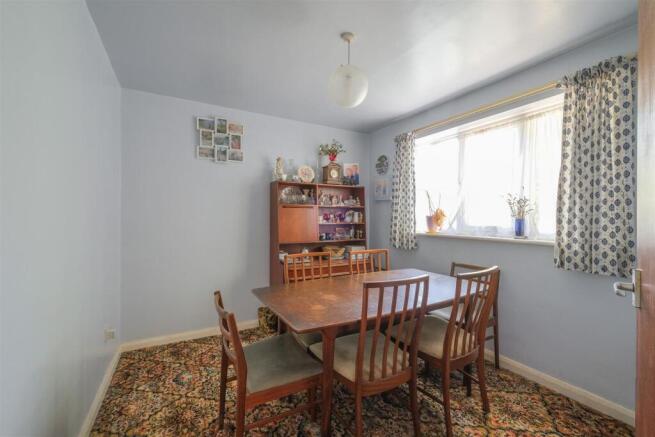 4 bed Detached for sale Image 4