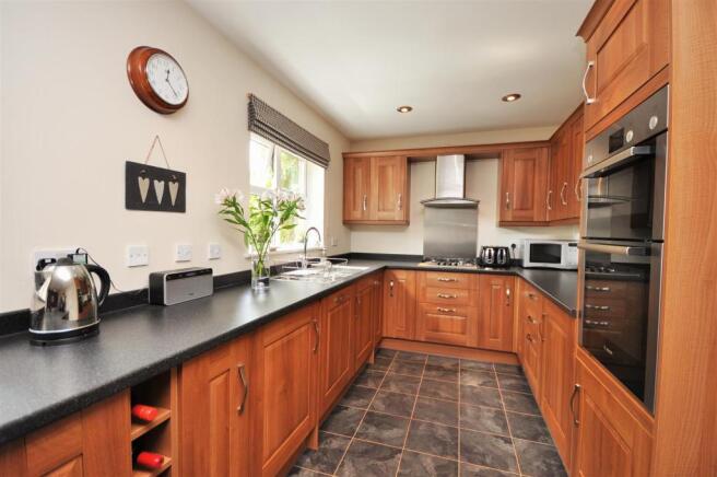 OPEN PLAN DINING KIT