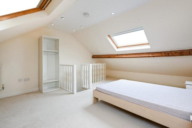 3 bed Terraced to rent Image 7
