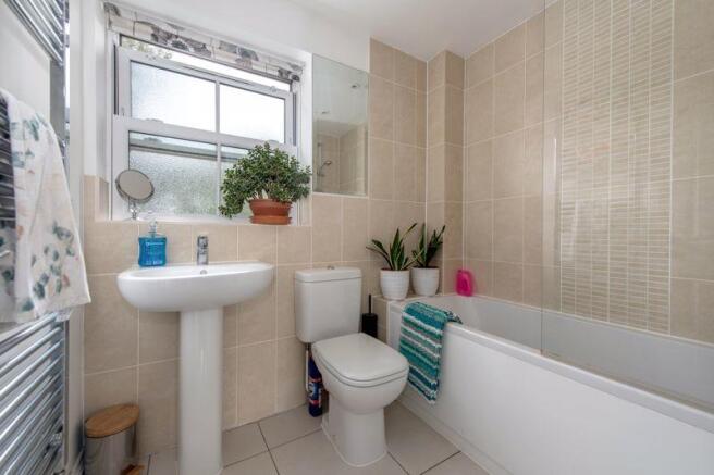 Family bathroo...