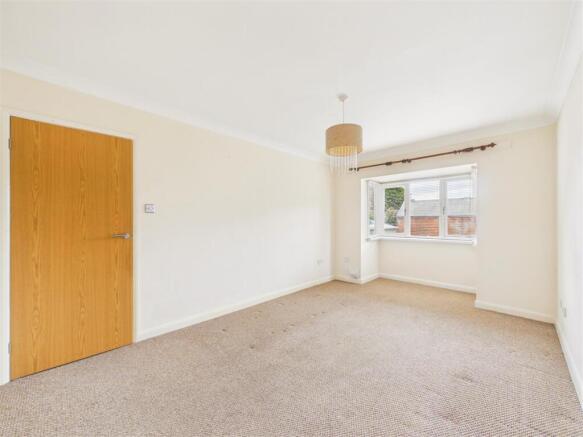 2 bed Apartment for sale Image 4