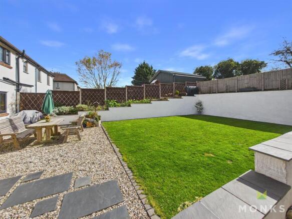 CAM01348G0-PR0805-STILL025.jpg