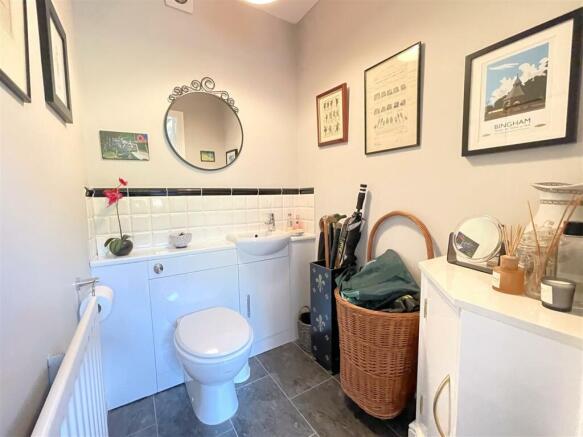 GROUND FLOOR CLOAK ROOM