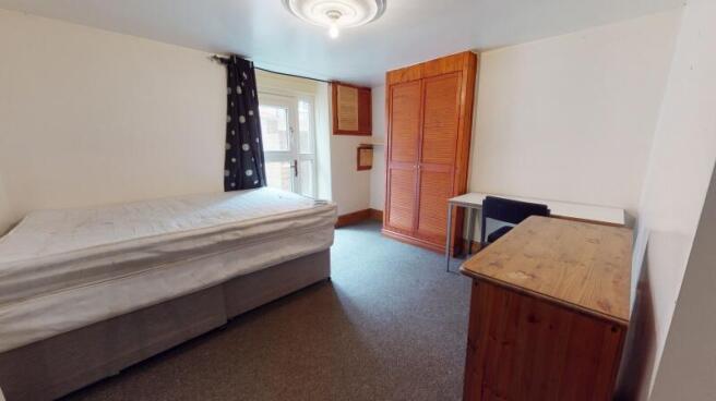 6 bed Terraced to rent Image 6
