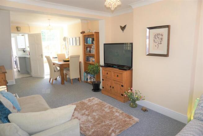 Lounge/Dining Room